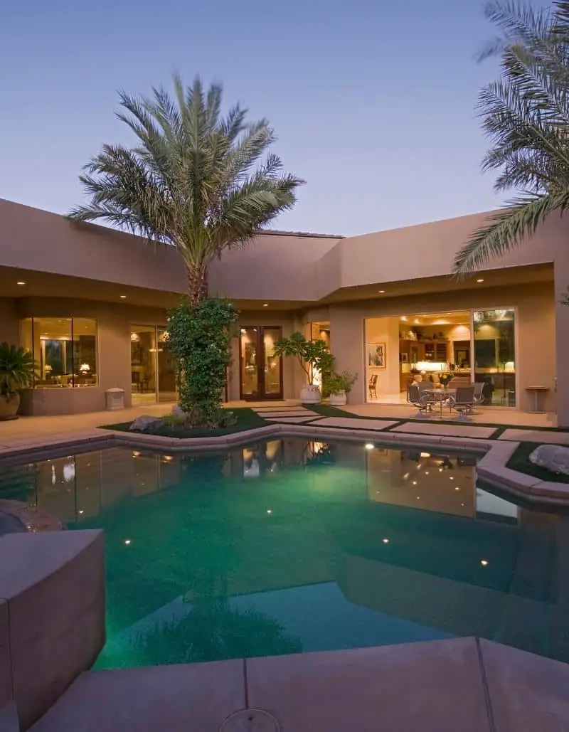 The R & R Pool Building Difference